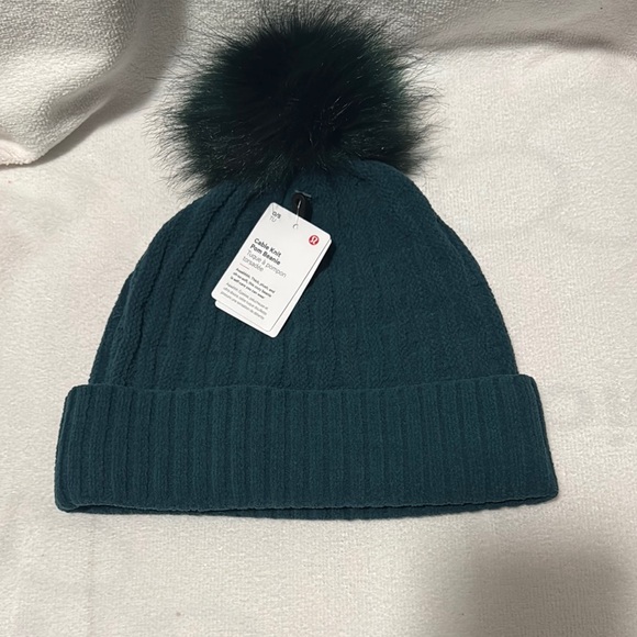 Lululemon Womens Cable Knit Pom Beanie *NWT Storm Teal - Picture 3 of 4